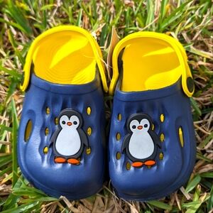 NWT Kids Clogs in sizes 12M to 3/4, Durable and Long-lasting, Penguin charm